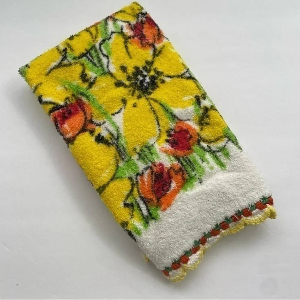 Yellow floral crochet trim hand‎ towel